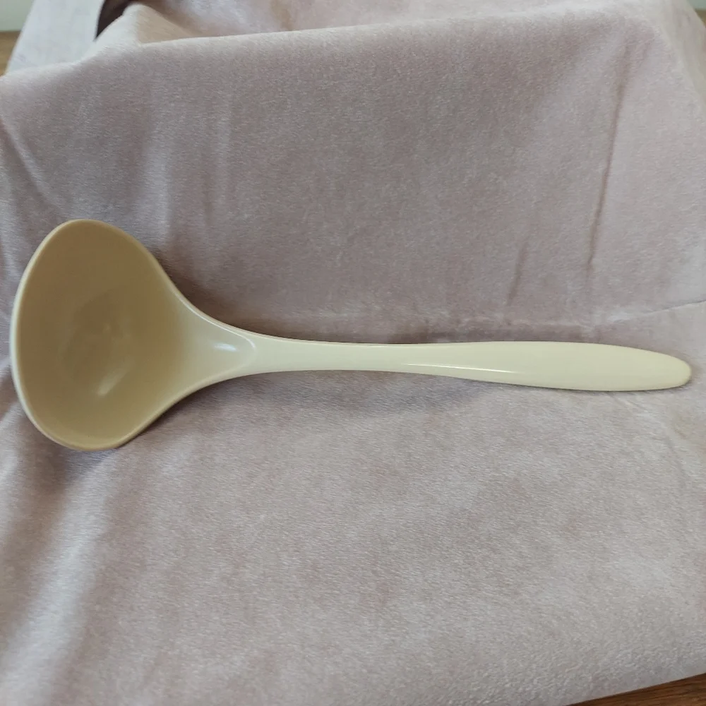 Vintage Hutzler Melamine Beige Ladle -No.525 Made In Thailand 11